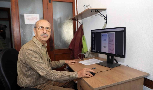 77'lik çınar lisans eğitimini 100 yaş evinde tamamladı