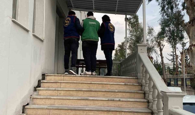 Adana&#039;da aranan 2 şahıs yakalandı