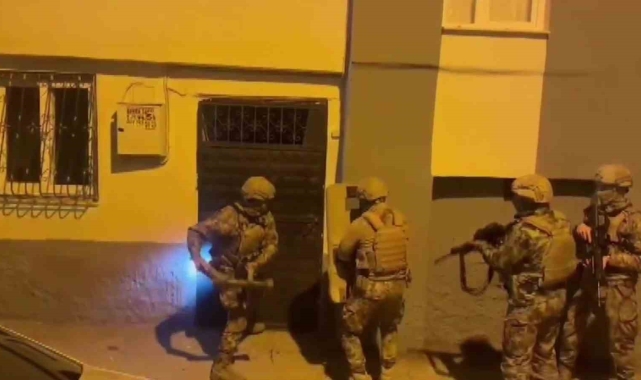 Adana'da silah ve mühimmat ticareti yapan şebeke çökertildi: 45 şüpheliden 15'i tutuklandı, 54 ruhsatsız silah ile 803 mermi ele geçirildi