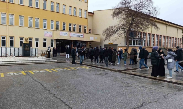 Afyonkarahisar'da AÖL heyecanı ilk oturumla başladı