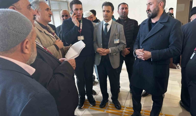 AK Parti Ağrı İl Başkanı İlhami Yıldız, umre yolcularını uğurladı