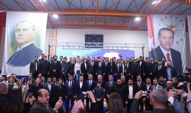 Ak Parti Hatay gençlik kolları Behçet Akın'la yola devam dedi