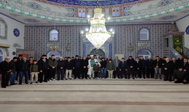 Alaçam'da gençler sabah namazında buluştu