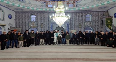 Alaçam'da gençler sabah namazında buluştu