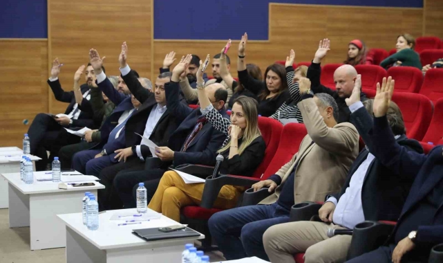 Aliağa'da Zeytinli Park'ın adı Gazi Mustafa Kemal Atatürk Parkı olarak değişti