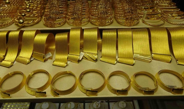 "Altın yatırımcıyı güldürdü, kuyumcuyu üzdü"