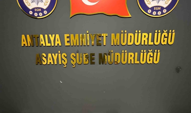 Antalya'da 700 bin TL'lik dolandırıcılığa suçüstü
