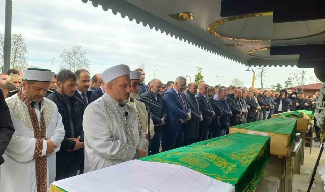 Arhavi'de yola gelen heyelanda hayatını kaybeden Giresunlu 4 genç son yolculuklarına uğurlandı