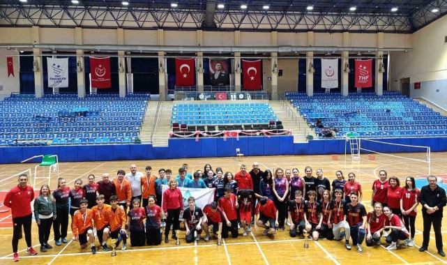 Aydın'da gençler badminton il birinciliği heyecanı yaşandı