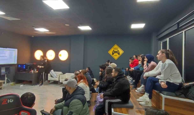 Badminton 1. Kademe Temel Antrenör Kursu Kayseri'de yapılıyor