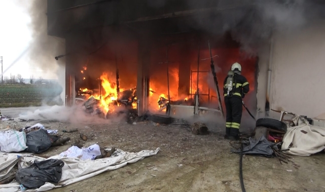 Bafra'da tekstil atölyesi alevlere teslim oldu