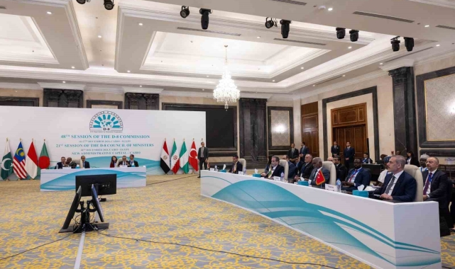 Bakan Fidan, Mısır'daki D-8 Dışişleri Bakanları Konseyi toplantısına katıldı