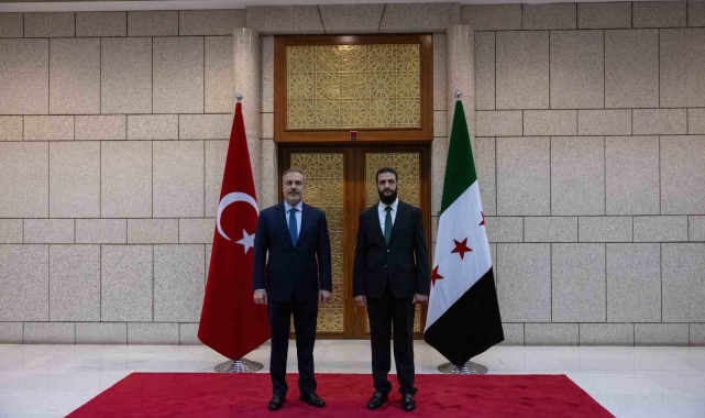 Bakan Fidan, Suriye'deki yeni yönetimin lideri Şara ile Şam'da görüştü