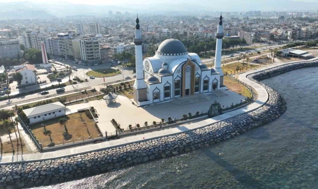 Bakan Kurum: "İskenderunlular özledikleri sahile kavuşacak"