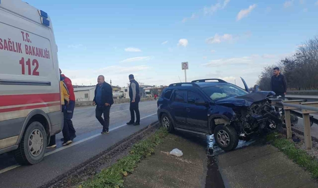 Balıkesir'de direksiyon hakimiyetini kaybeden sürücü yaralandı