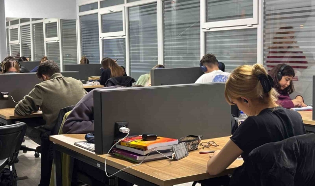 Bandırma Gençlik Merkezi öğrencilerin uğrak noktası haline geldi