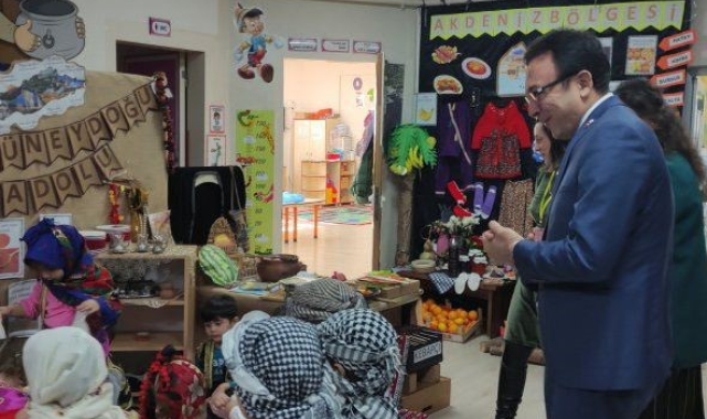 Bandırma'da miniklerden 'Yedi Bölgem Türkiye'm sergisi