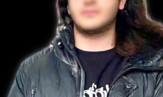 Başakşehir&#039;de uyuşturucuyla mücadele tırının önünde 2 şahıs dalga geçip böyle kayıt altına aldı