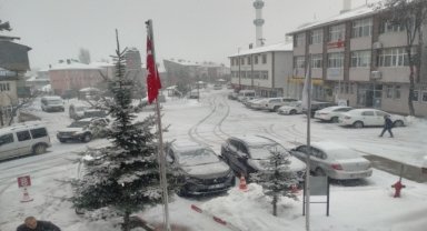 Başçiftlik'te kar yağışı etkili oldu