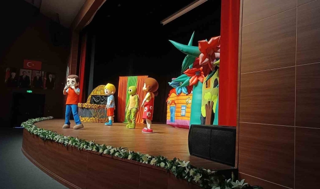 Başiskele'de çocuklar Niloya ile eğlendi