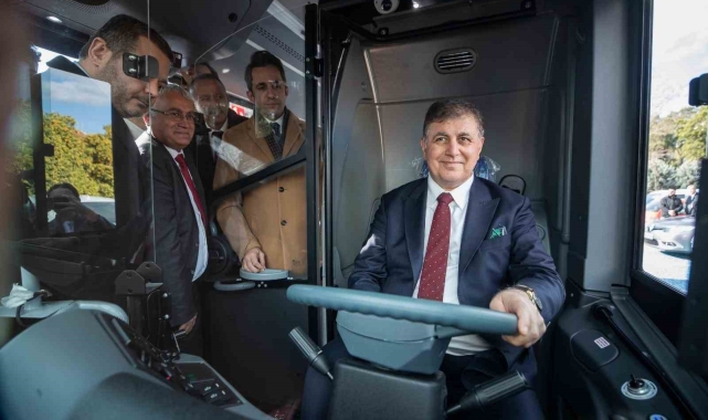 Başkan Tugay, 80 milyon Euro&#039;luk kredi için ilk imzayı attı