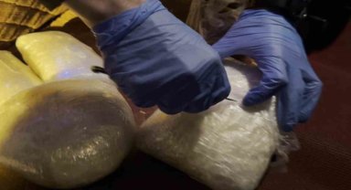 Batman'da 3 kilo metamfetamin ile yakalanan minibüsün sürücüsü tutuklandı