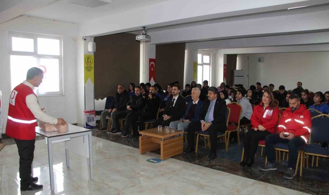 Batman'da öğrencilere ilk yardım eğitimi verildi