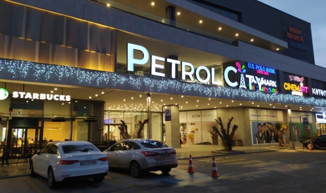 Batman'da yürüyen merdivenden düşen kadın hayatını kaybetti