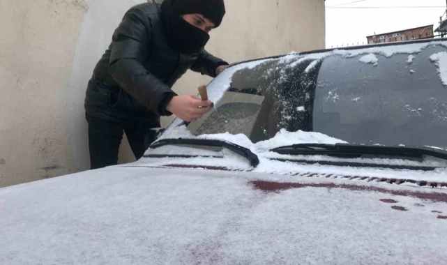 Bayburt'ta soğuk hava ve ayaz etkili oluyor