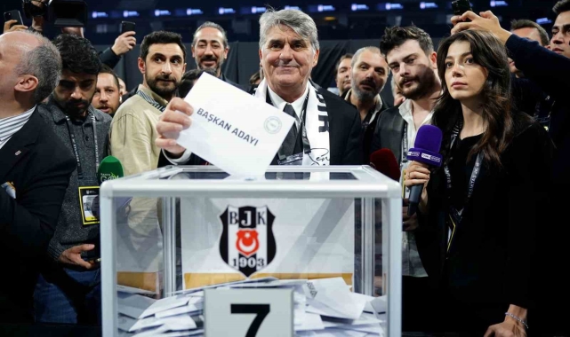 Beşiktaş Başkan Adayı Serdal Adalı oyunu kullandı