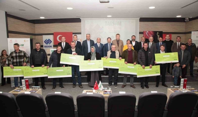 Biga'daki afetten etkilenen üreticilere temsilci çekler dağıtıldı