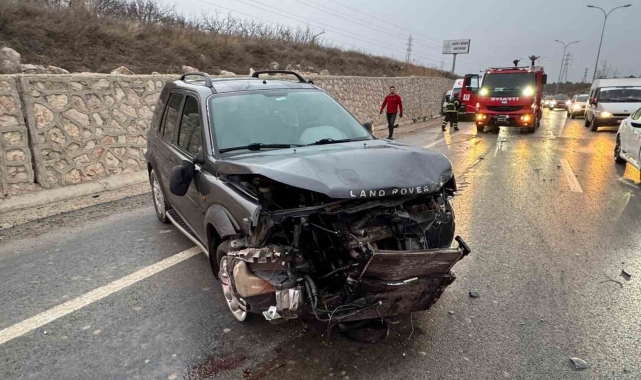 Bilecik'te meydana gelen trafik kazasında 3 kişi yaralandı