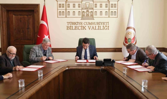 Bilecik'te okul inşaatı için imzalar atıldı