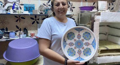 Bin 50 derecede fırınlanan çininin vitrine uzanan yolculuğu 75 saat sürüyor