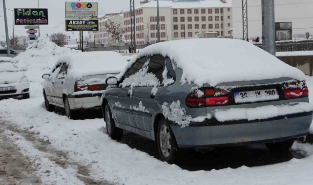 Bitlis&#039;te kar yağışı etkili oldu