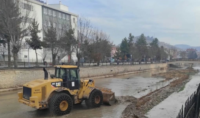 Bozkır'da Çarşamba Çayında temizlik çalışması