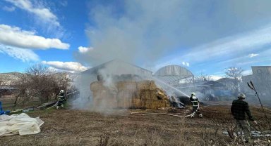 Burdur'da çıkan yangında 80 adet saman balyası kül oldu