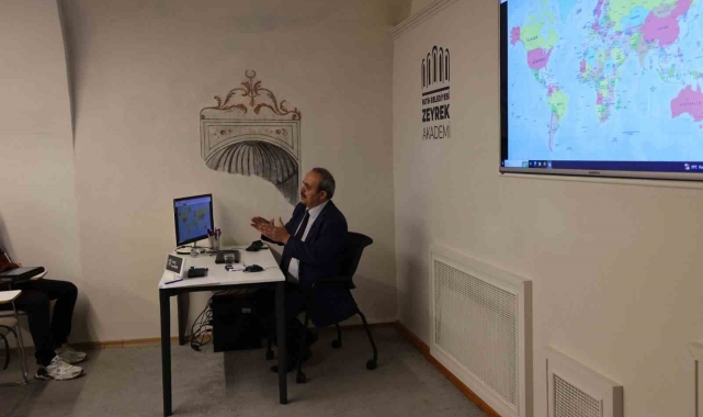 &quot;Bütün Yönleriyle Sömürgecilik&quot; kitabına Tarih Araştırması Ödülü