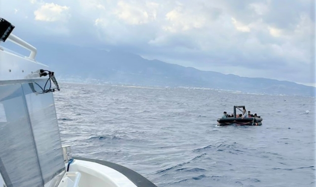 Can salına bindirip denizin ortasına bıraktılar