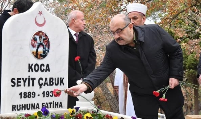 Çanakkale Kahramanı Seyit Onbaşı, mezarı başında anıldı