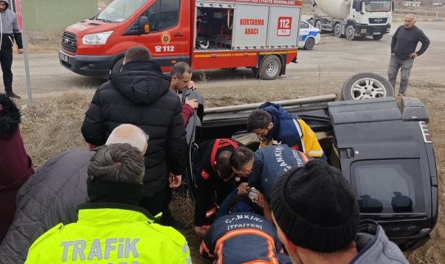 Çankırı'da hafif ticari araç takla attı: 4 yaralı