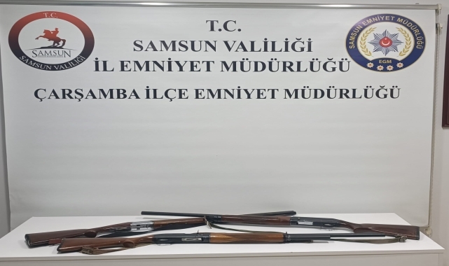 Çarşamba&#039;da bir araçta 3 ruhsatsız tüfek ele geçirildi