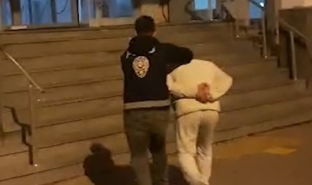 Çaydanlıkla adam döven suç makinesi yakalandı