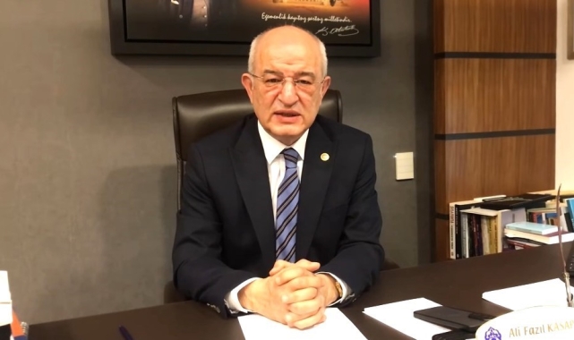 CHP'li Ali Fazıl Kasap, Saadet Partisi'nden istifa ederek yeniden partisine döndü