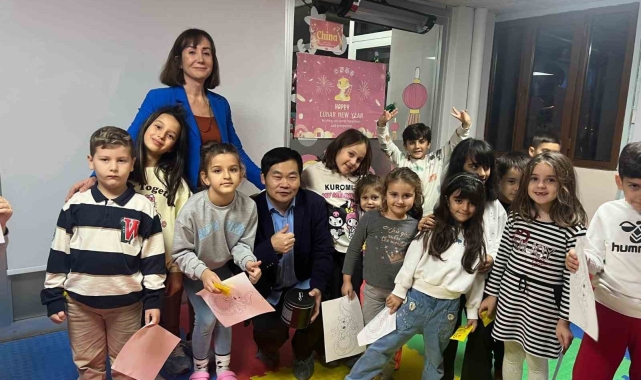 Çinli Mühendis Tao, bu kez de "Daha Dün Annemizin" şarkısını çaldı