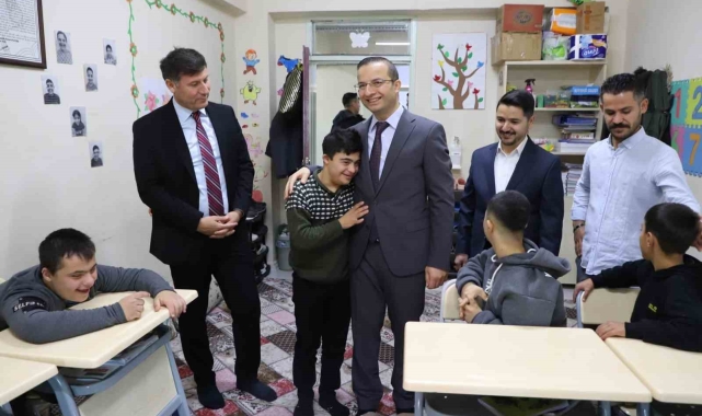 Cizre Kaymakamı Baycar, özel çocuklarla bir araya geldi