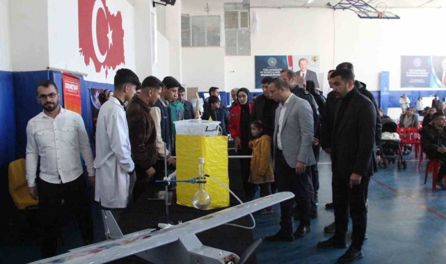 Cizre'de öğrencilerin eserleri proje şenliğinde sergilendi