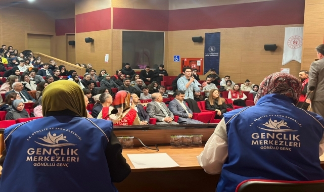 Çorum'da "Gençlik Politika Belgesi Vizyon Çalıştayı" yapıldı