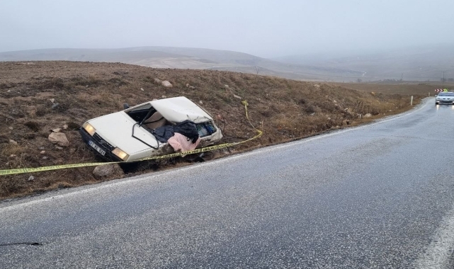 Çorum'da kamyonla çarpışan otomobilin sürücüsü öldü, eşi yaralandı