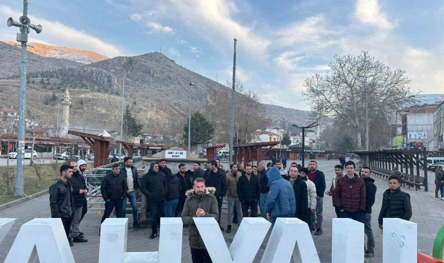 Dedeman Madencilik işçilerinden 'maaş' eylemi